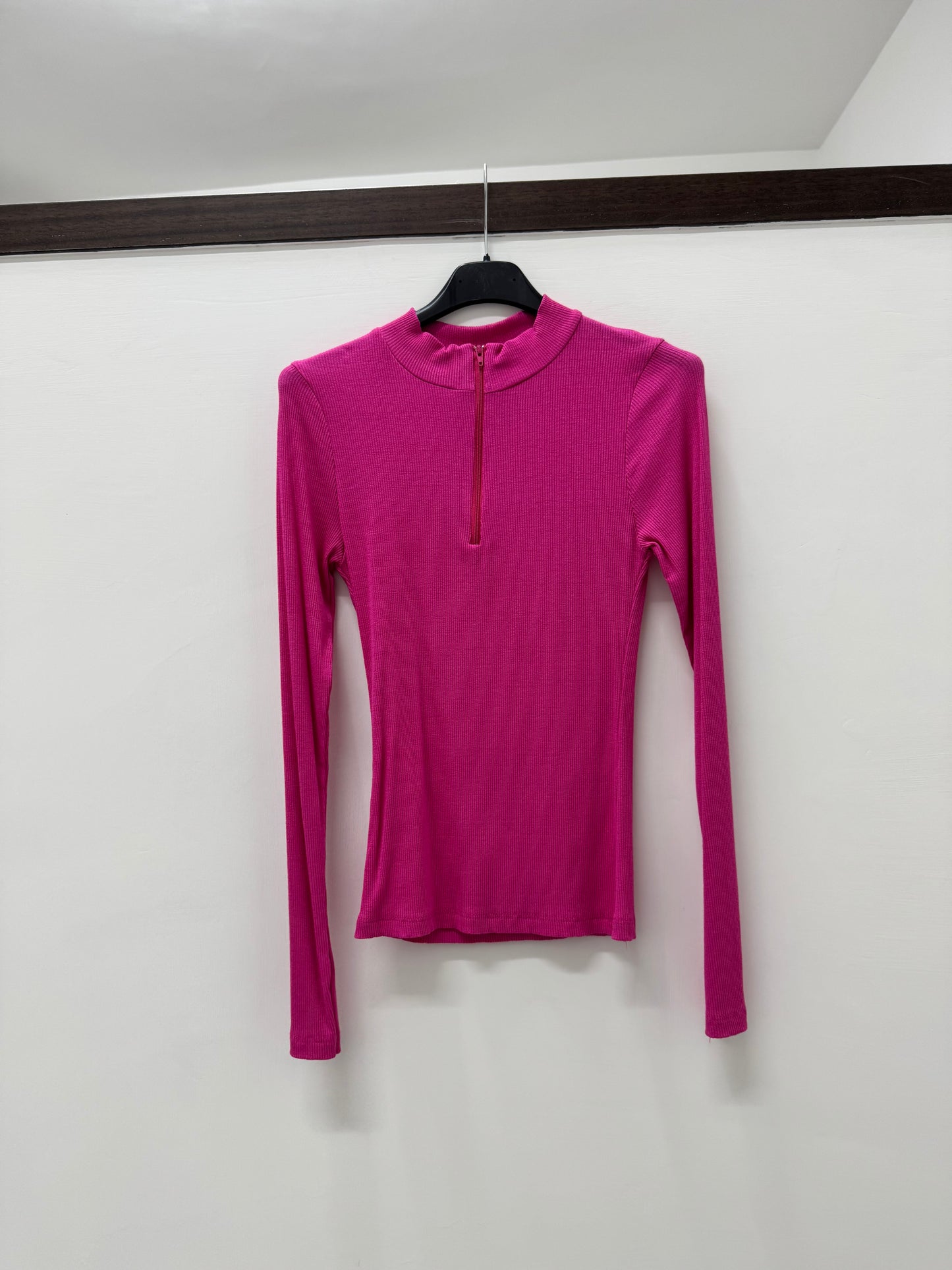 MAGLIA CON ZIP ROSA