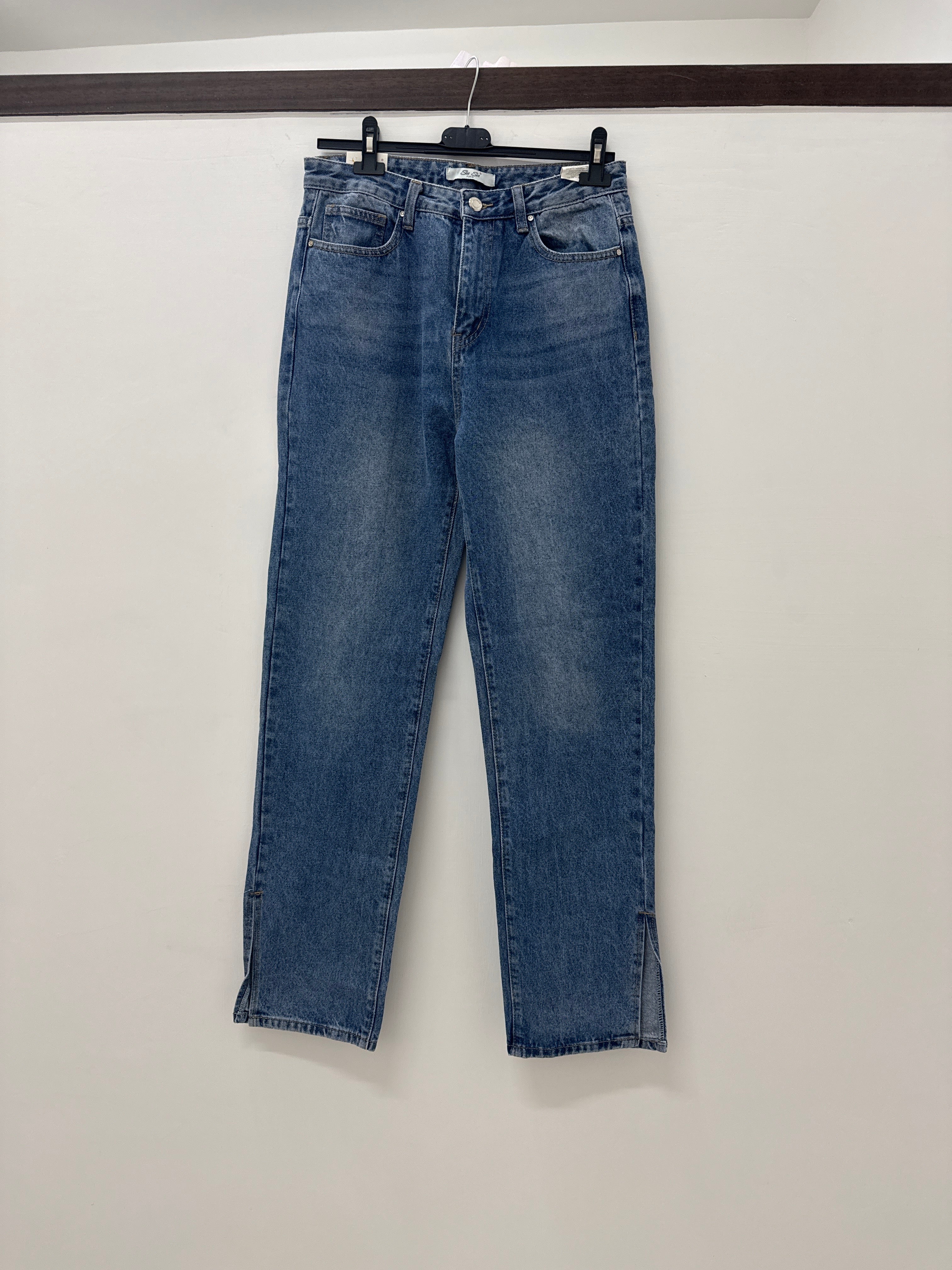 JEANS CON SPACCHI