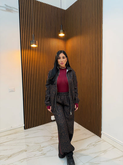 CORDINATO MACULATO CON STRISCE BORDEAUX