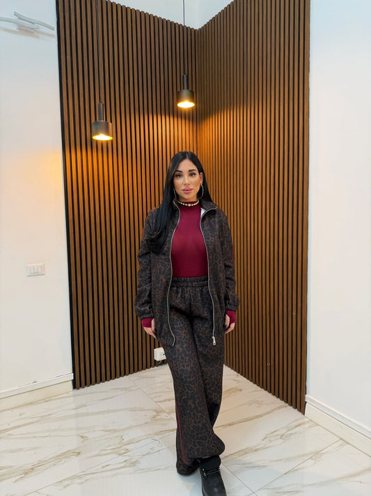 CORDINATO MACULATO CON STRISCE BORDEAUX