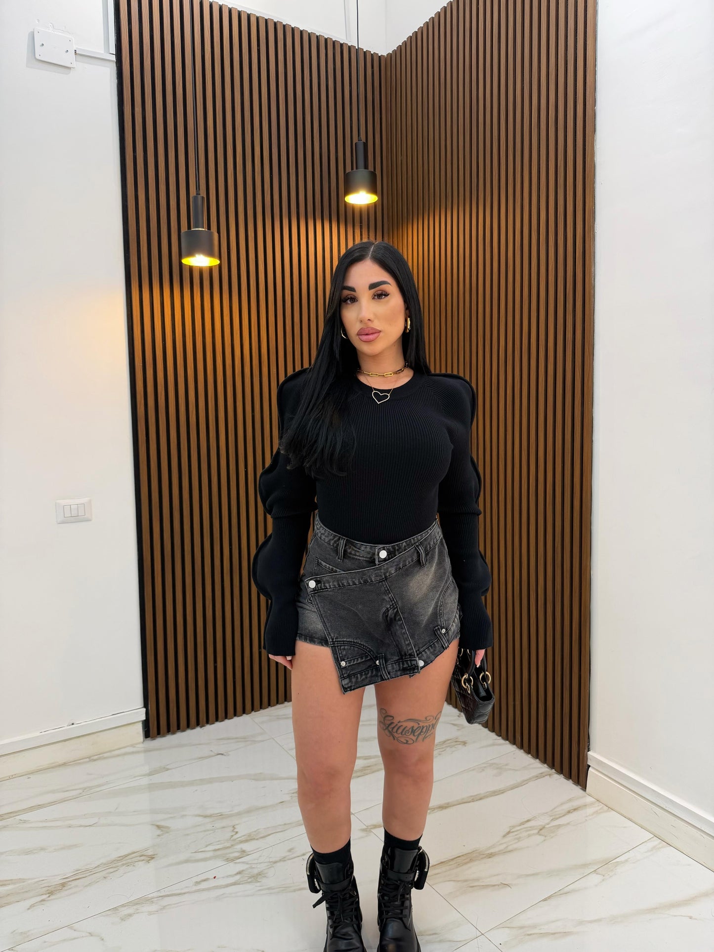 GONNA PANTALONCINO NERO