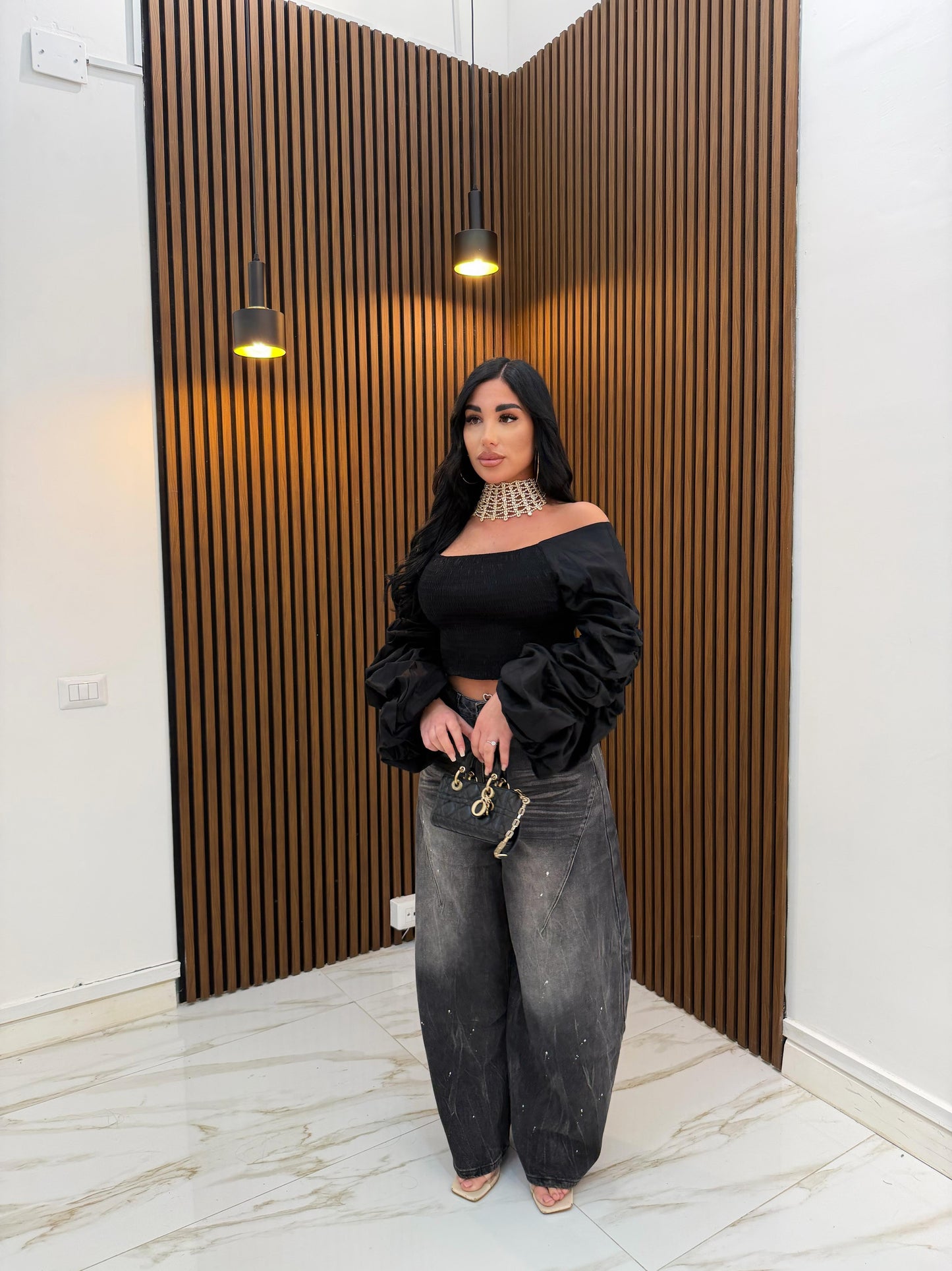 MAGLIA A SBUFFO NERO