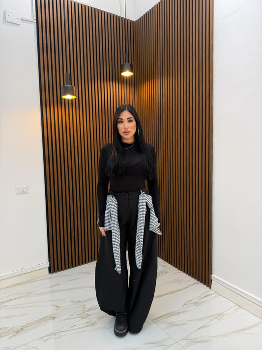 PANTALONE CON FOULARD NERO