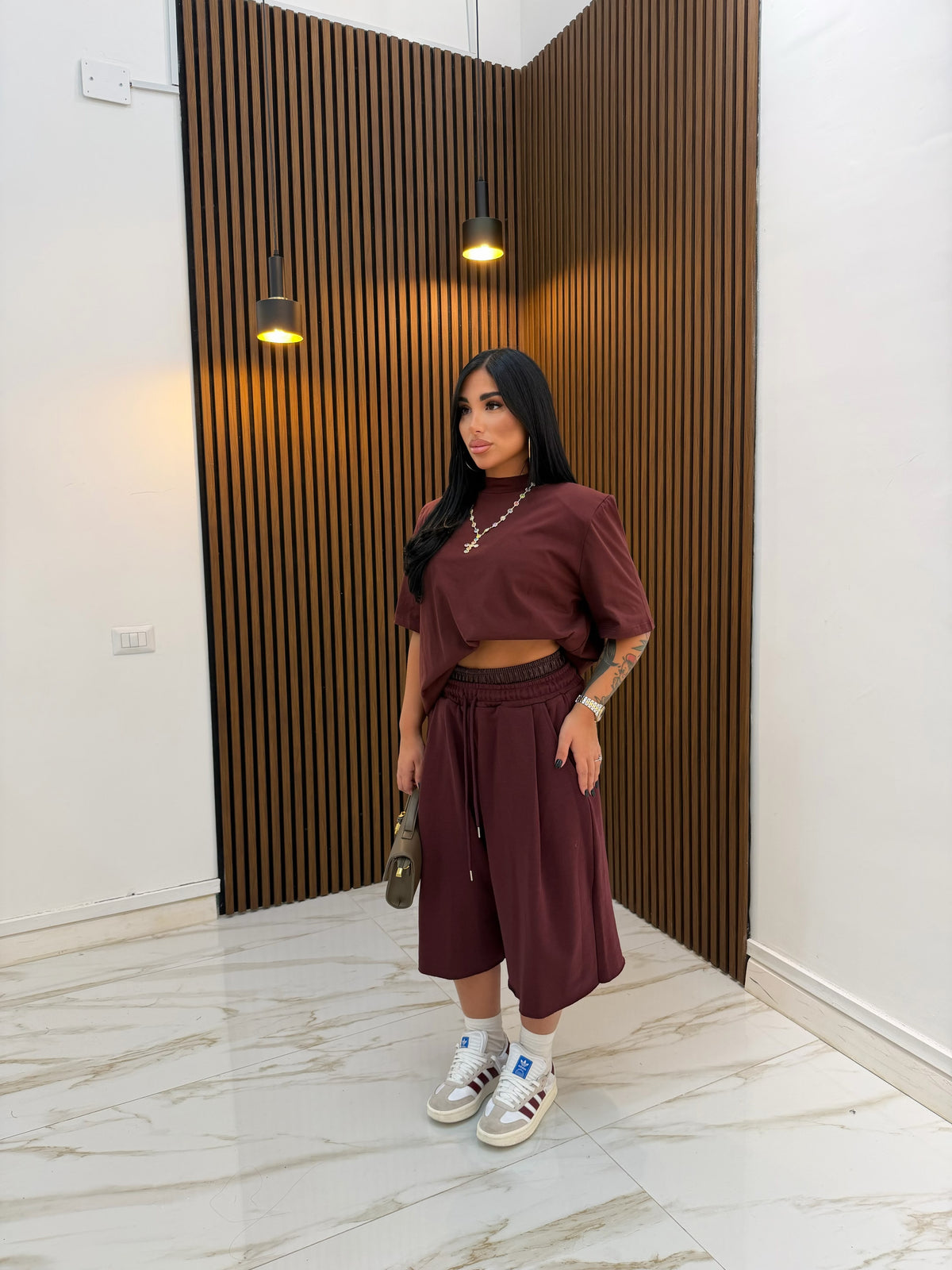 T-SHIRT CON SPALLINE BORDEAUX