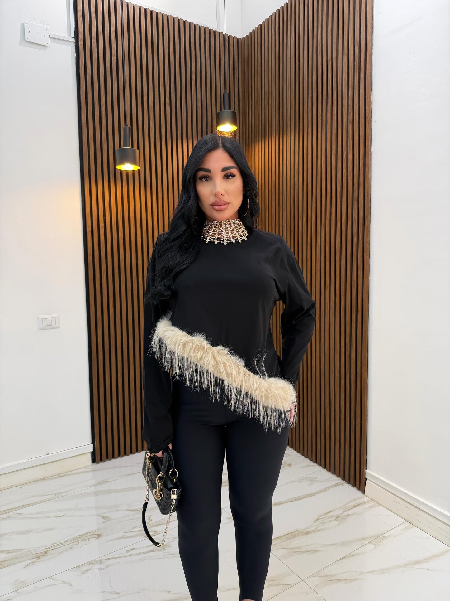 MAGLIA PIUME ASIMMETRICA NERO