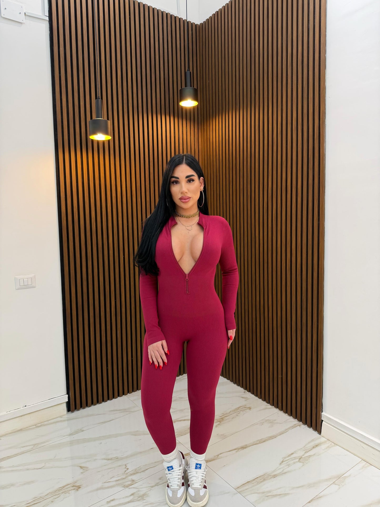 JUMPSUIT CON ZIP BORDEAUX