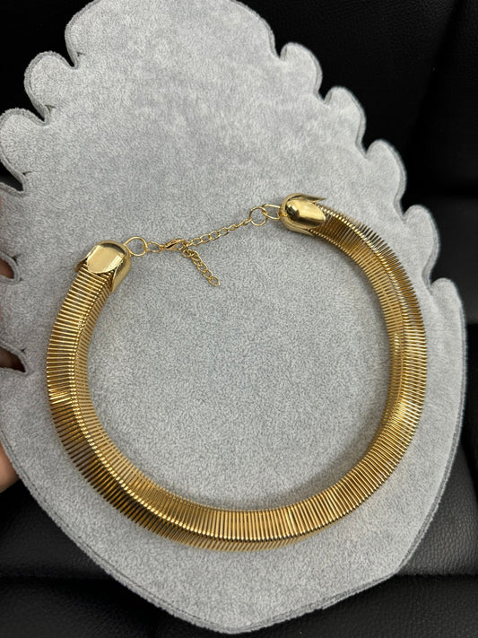 COLLIER MOLLA