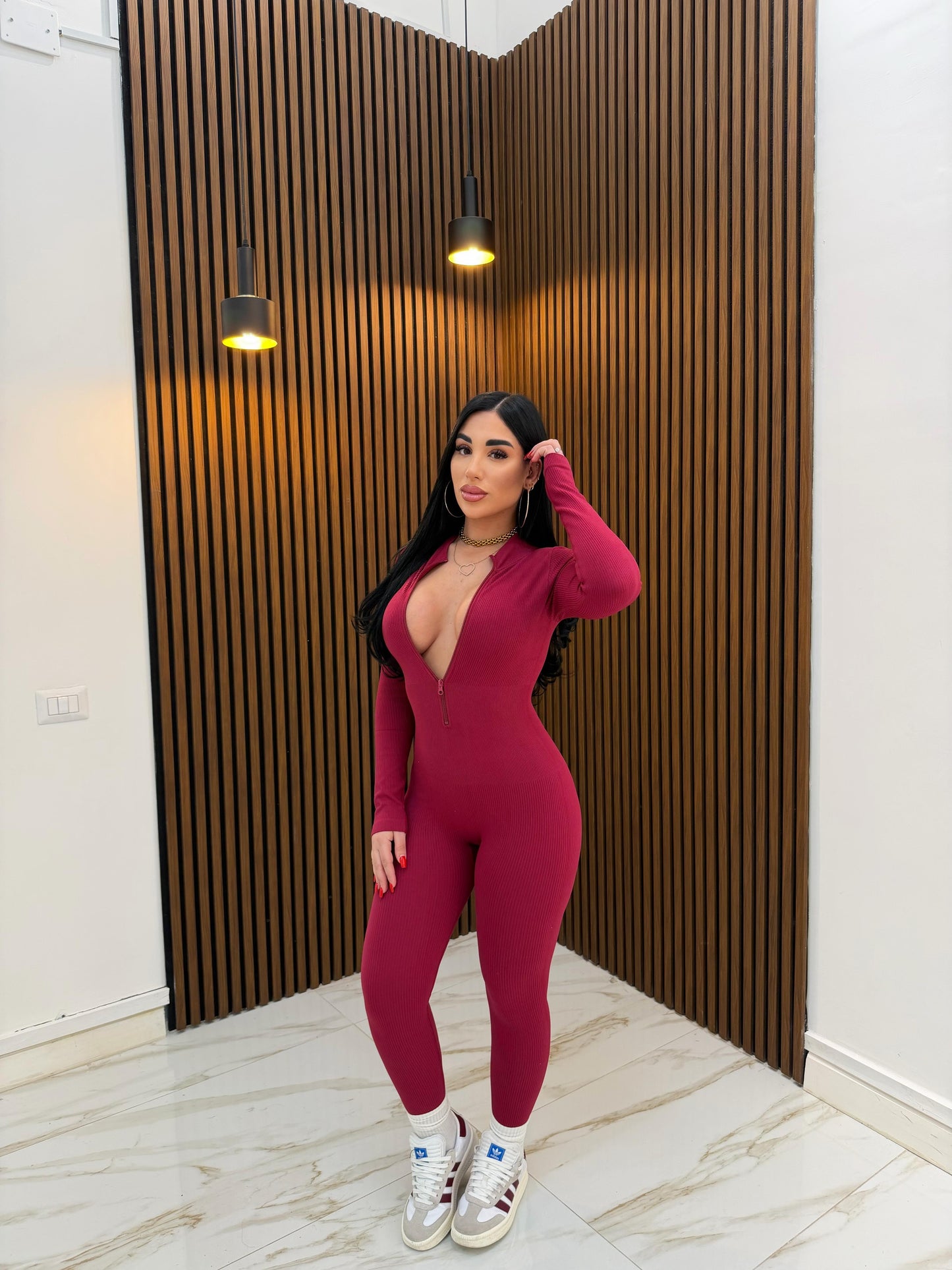 JUMPSUIT CON ZIP BORDEAUX