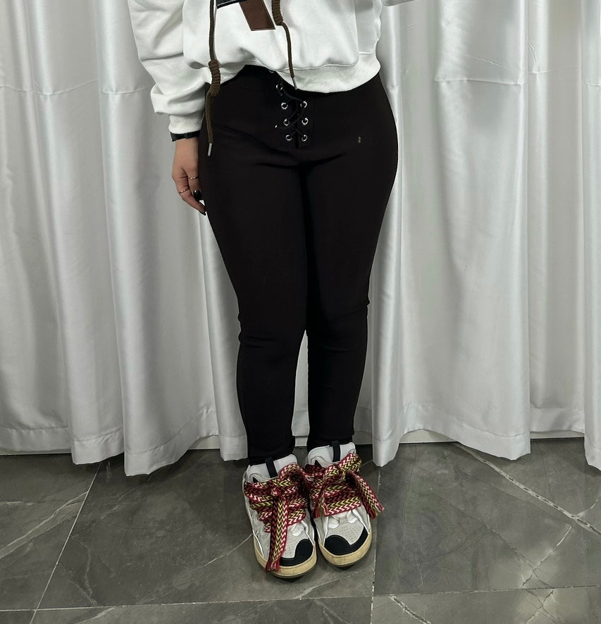 LEGGINS CON STRINGHE